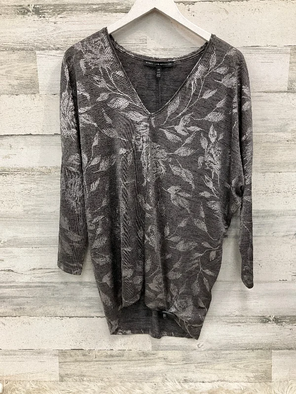 Top Long Sleeve By White House Black Market In Silver, Size: Xs